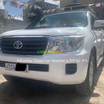 Toyota Landcruiser V8 GX 2013 Fully Optioned Very Excellent SUV Car for Sale