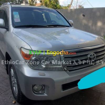 Toyota Landcruiser V8 VX 2012 Perfect and Clean Full Option Car