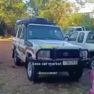 URGENT TOYOTA LAND CRUISER 1HZ KIN CUP LONG BASE Model---Toyota LandcruserMake --- 1HZ HA Price in Ethiopia