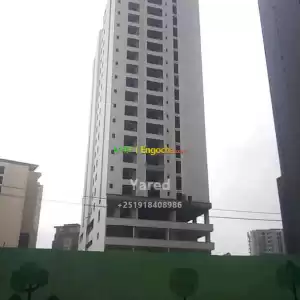 መሃል ካዛንችስ የ ሱቅ እና አፓርትመንት in Ethiopia