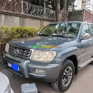Land cruiser 1O5 - 2005 [ Super Clean] in Ethiopia