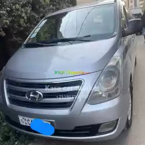 Make:HyundaiModel:H1Engine:4 Cylinders, 2.5LFuel:BanzileTransmission:5-Speed Automatic Ye in Ethiopia