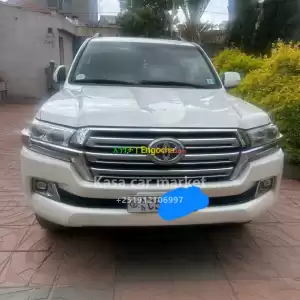 :LandCruiser GXRYear:2019/09Bodh type:SUVEngine:4.5L TwinTurbo V8Fuel:Di in Ethiopia