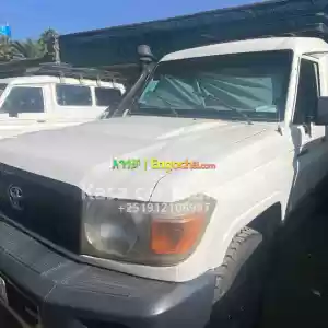 SPRING(ስፕሪንግMake:TOYOTAModel:LONGBASE(ሎንግቤዝ)Year: 2012Body Type:SUVDrive Type:4WDFuel:DIE in Ethiopia