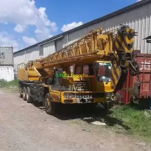 ክሬን እናከራያለን/ ኮንተቴነር እንሸጣለን እንገዛለን አግኙ in Ethiopia