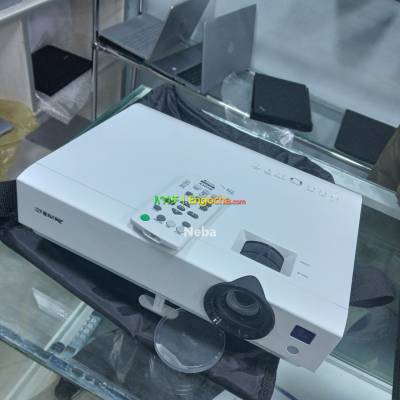 high Quality Sony DX 102 projector