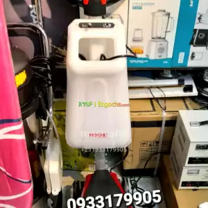 Red east scrubbers machineዘመናዊ የሆነ የወለል እና የምንጣፍ ማጠቢያ ማሽን Red east Floor/ Carpets/ Cerami Price in Ethiopia