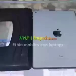 iPad 6th generation 32GB 10.2 inch with full accessories in Ethiopia