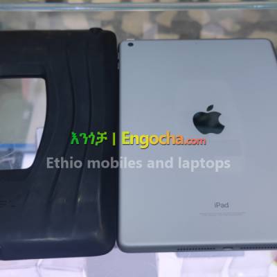 iPad 6th generation 32GB 10.2 inch with full accessories
