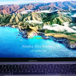 APPLE MACBOOK PRO 2017Intel®Core™ i7512GB SSD StorageRAM  size 16 4gb  graphics card15 in in Ethiopia