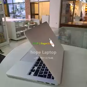 Apple macbook pro laptopAlmost New 2015 product year   Core i5 with 2.7Ghz in Ethiopia