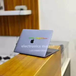 🆕 New Coming Macbook pro2019( 13.3 inch)▶️ Intel Core i5▶️ 512gb Ssd Storage▶️ 16gb Ram▶️ Price in Ethiopia