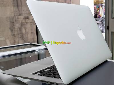 Apple MacBook Air 128gb SSD, 8gb Ram