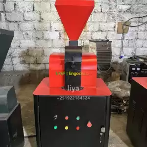 ዘመናዊ መኖ ማቀናበሪያለከብቶቾሞ ሆነ ለድሮዎቾ በሚመቾ መልኩ ስክሬን እየቀያየራቹ መኖን ለማዘጋጀት የሚያስችል Price in Ethiopia