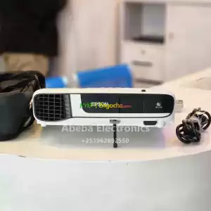Epson Projector Model: EB-X51Has: bag &Remote Model name:  EB-X51Hardware interface: VGA, Price in Ethiopia