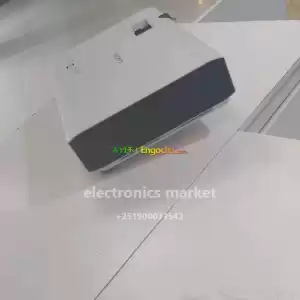 HIGH QUALITY SONY Dx 102 PROJECTORBrand New Sony projector Model VPL-Dx102( QUANTITY AVAI Price in Ethiopia