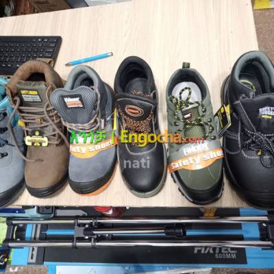 safety shoes for those working in construction