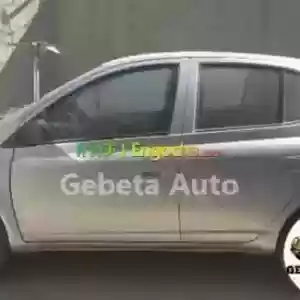 vitz 2000 automatic የሴት መኪና in Ethiopia