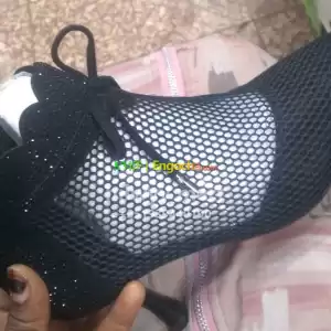 ቡትስ ጫማ in Ethiopia