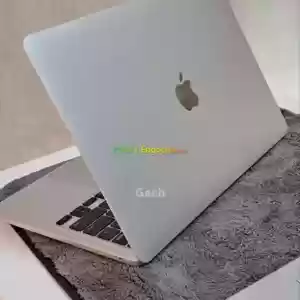 ️TOUCH BAR AND TOUCH ID️2020 MacBook Pro M1 Chip Processor️256GB SSD️8GB unified memory️1 Price in Ethiopia