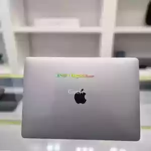 ️TOUCH BAR AND TOUCH ID️2020 MacBook Pro M1 Chip Processor512GB SSD️8GB unified memory️13 Price in Ethiopia